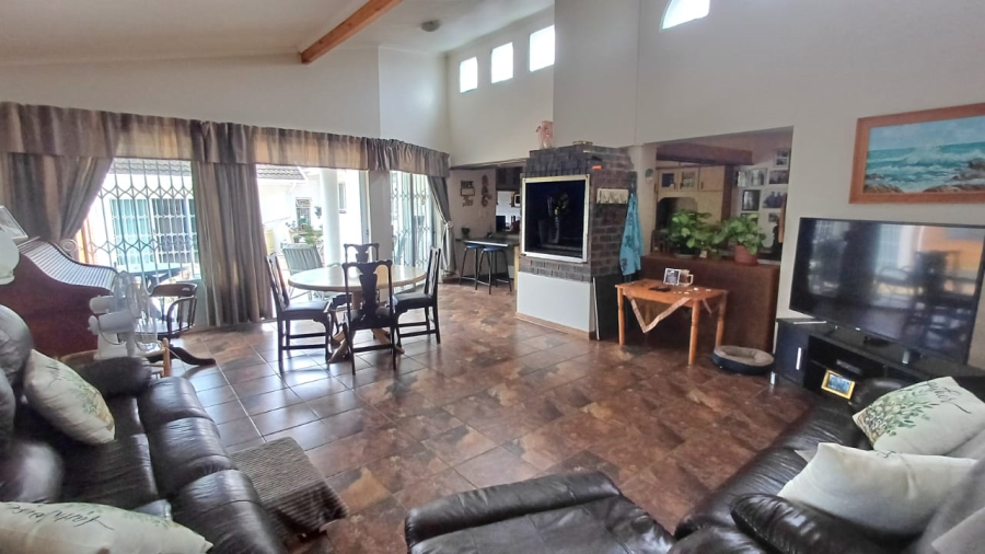 5 Bedroom Property for Sale in Vanes Estate Eastern Cape